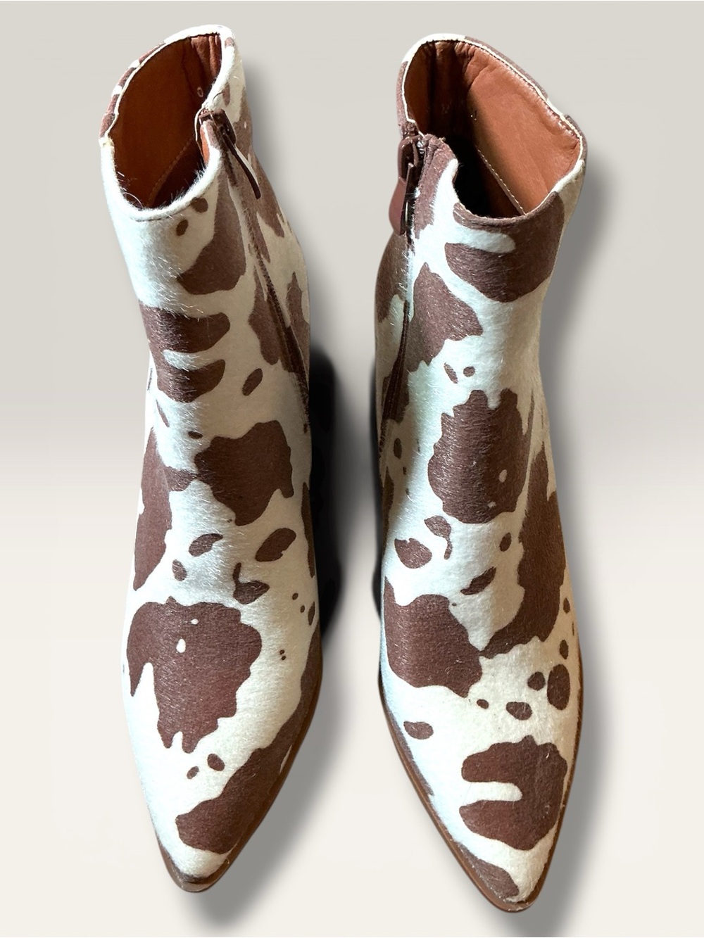 🌺MATA Cowhide Print Pointed Toe Ankle Boots - Brown & White